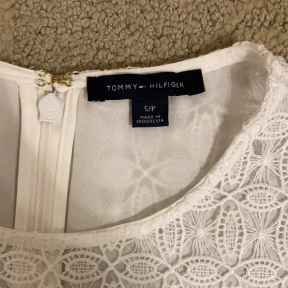 Tommy Hilfiger White Lace Top S/P - Picture 3 of 6